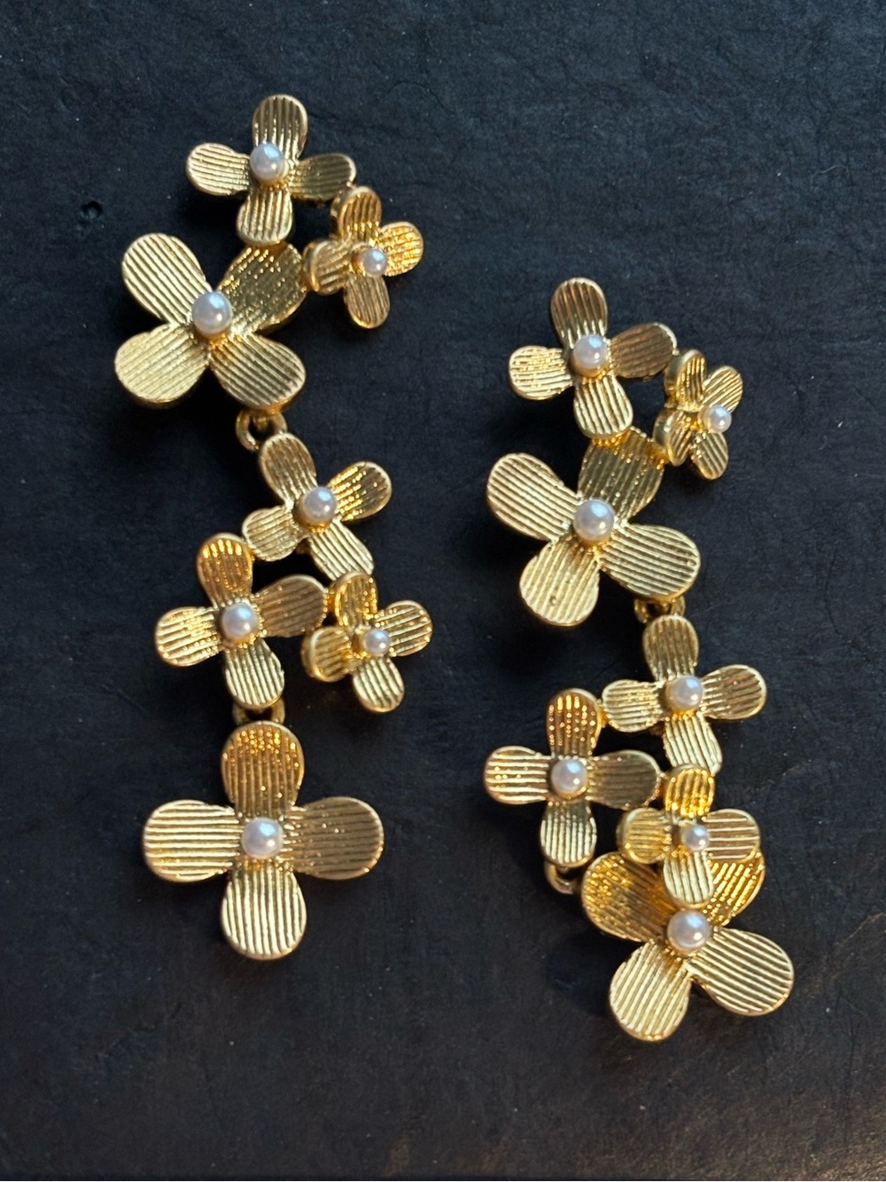 Oscar de la Renta • Gold Hydrangea Crystal Pearl Cascade Earrings - Picture 8 of 10